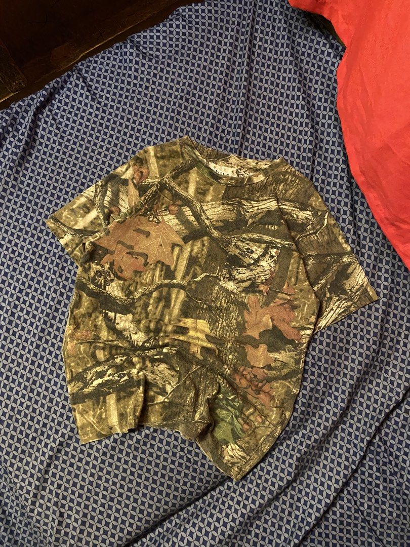 RTREE SHIRT PUCKET TEE (Category: Tshirts & Polo Shirts ) located in Minglanilla. Submitted by celathrift (Listing ID 1470690544, Image 1). Description: NO ISSUE OVERALL AS NEW CONDITION 9.5/10 COLOR RATE SIZE SMALL TO MEDUIM FITTING.