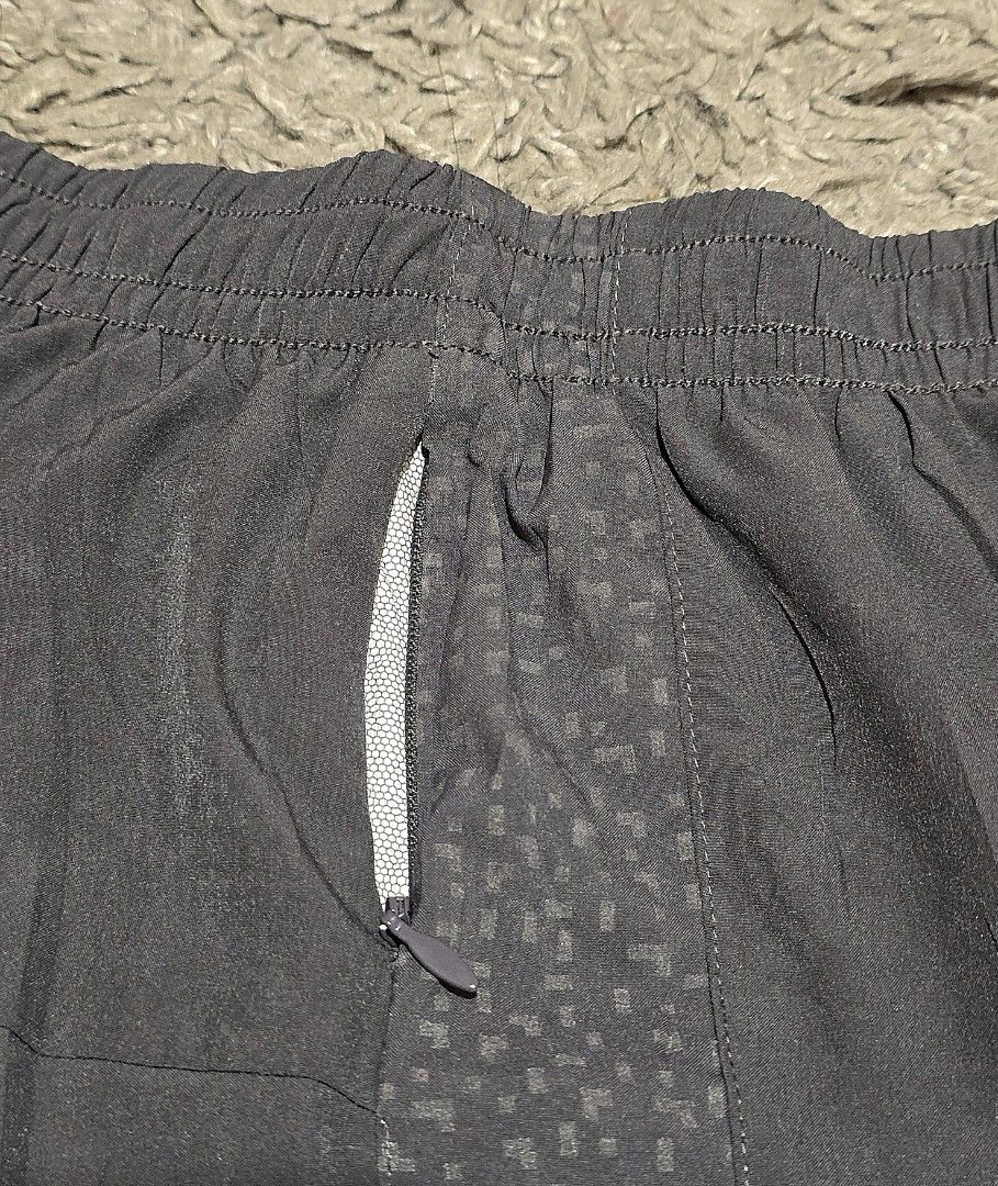 Run short (Category: Activewear) located in Davao. Submitted by johnlord28thriftco (Listing ID 1470591903, Image 3). Description: SuperNova Climalite Energy Running short Stretchable / Quik Dry Medium 30-32 x 16.5 excellent DM #thrifteddavao #DavaoUkay #ukayukay #thriftstorefinds #thrifting #running #gym #thrift #fitness #thriftedph #thriftstore.