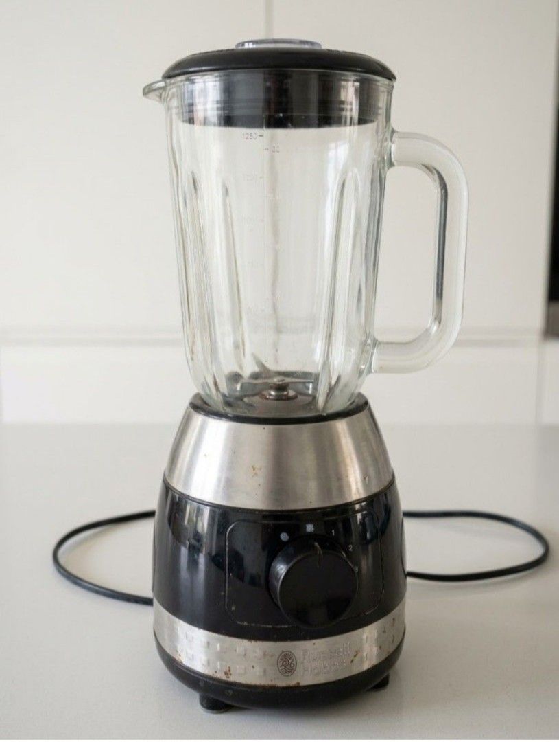 Russell Hobbes glass blender (Category: Juicers, Blenders & Grinders) located in Pasig City. Submitted by pass__it_on (Listing ID 1469313642, Image 1). Description: Fully functioning Glass is thick, no cracks or breakage Can crush ice Can puree food Original box is included manage your expectations on the outer exterior.