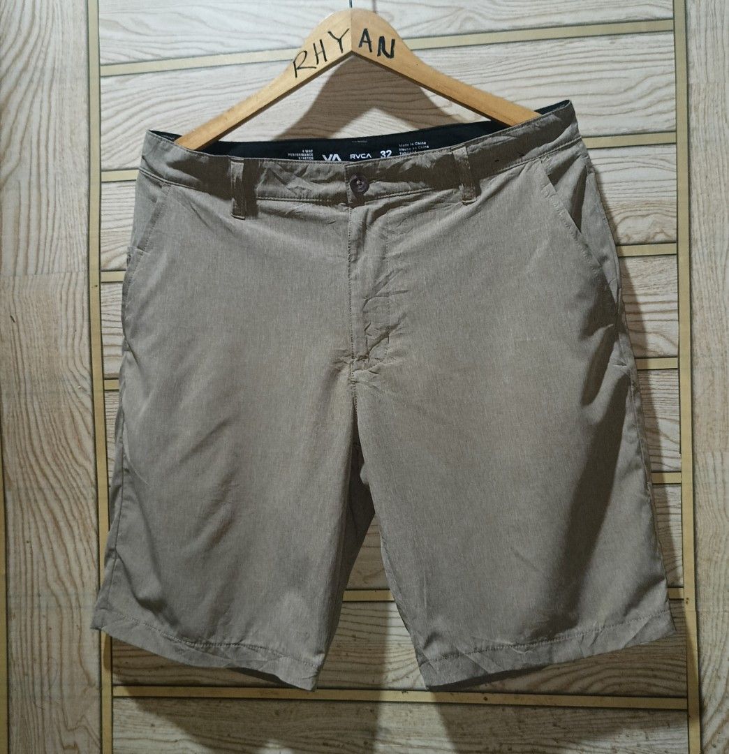 RVCA 4-Way Performance Stretch Shorts Khaki Size 32-33 (Category: Shorts) located in Narra. Submitted by rhyanguan63087 (Listing ID 1470571406, Image 2). Description: - Brand: RVCA - Color: Khaki Heather - Size: 32 waistband with button closure - Material: 4-way performance stretch fabric for maximum mobility - Pockets: Two front pockets and two back welt pockets with RVCA label - Details: Small loop detail on the back waist - Condition: Clean in