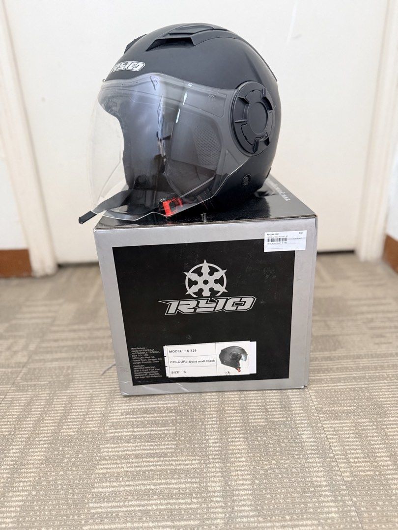 RYO FS-729 Open Face Motorcycle Helmet Solid Matt Black Size S (Category: Helmets and other Riding Gears) located in Cainta. Submitted by yarhtennek (Listing ID 1470572999, Image 1). Description: - Brand: RYO FS-729 Open Face Helmet - Quick release - Color: Solid Matt Black - Size: Small - Visor: Clear visor attached - Condition: Slightly used - Inclusions: Original box included.