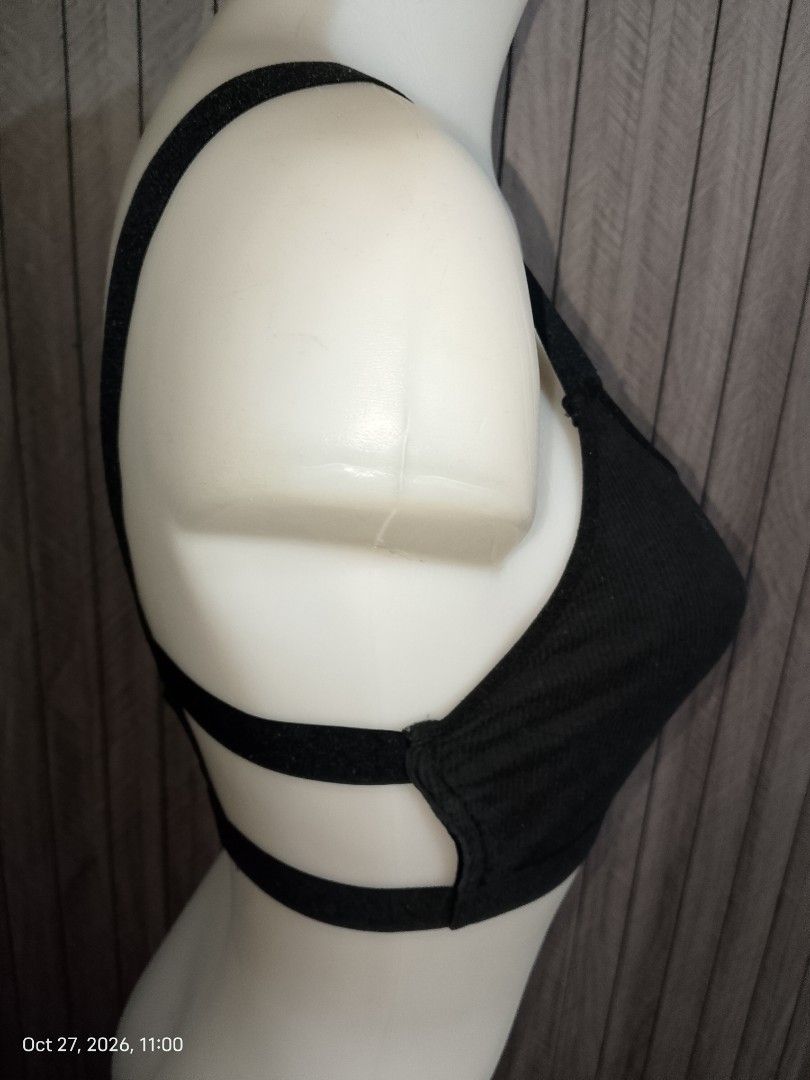 S: Colsie black Bralette not padded (Category: Undergarments & Loungewear) located in Manila. Submitted by truecrystal-1407 (Listing ID 1470576217, Image 2). Description: .