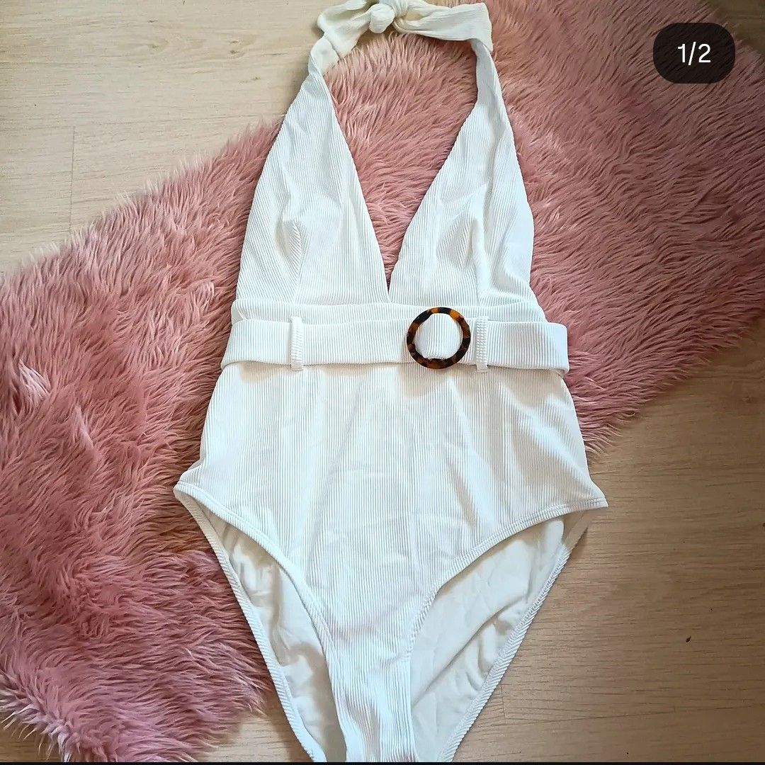S White One Piece with belt swimsuit (Category: Bikinis & Swimsuits) located in Bacoor. Submitted by Miss_Chuch0521 (Listing ID 1470686796, Image 1). Description: Brand: No Brand Size: Can fit XS-S Condition: Like new never used RFS: Declutter MOP: Gcash / Bank Transfer MOD: Lalamove / J&t, no meetups or pickups Loc: Bacoor, Cavite.
