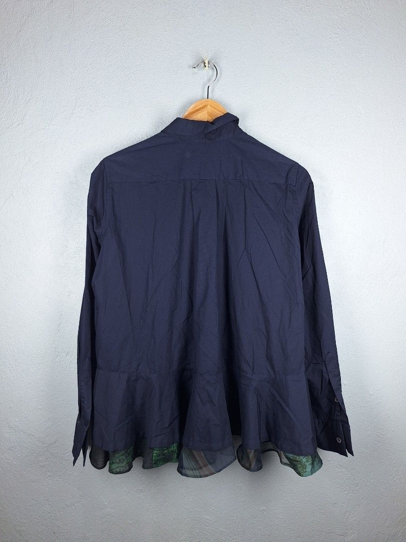 Sacai Womens Longsleeve (Category: Longsleeves) located in Sibulan. Submitted by studioxano (Listing ID 1470623401, Image 2). Description: Sacai longsleeve -P1,500 + SF Size L length 25 longback 27 / Width 21.5 Excellent condition 9.5/10 color rate no issue Loc: Dumaguete city.