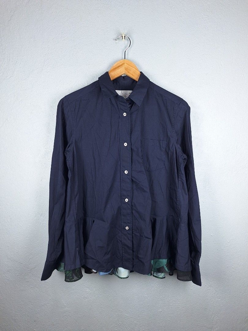 Sacai Womens Longsleeve (Category: Longsleeves) located in Sibulan. Submitted by studioxano (Listing ID 1470623401, Image 1). Description: Sacai longsleeve -P1,500 + SF Size L length 25 longback 27 / Width 21.5 Excellent condition 9.5/10 color rate no issue Loc: Dumaguete city.