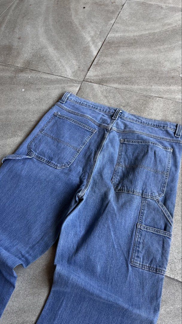 Saddlebred Carpenter Jeans Light Blue Size 36x32 (Category: Jeans) located in Cabuyao City. Submitted by bulandos (Listing ID 1470656675, Image 3). Description: - Brand: Saddlebred - Size: 36x32 - Color: Light blue - Style: Classic utility carpenter jeans with relaxed fit - Features: Side tool pockets and hammer loop - Origin: Made in Nicaragua - Condition: Clean, minimal wear.