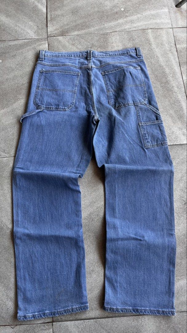 Saddlebred Carpenter Jeans Light Blue Size 36x32 (Category: Jeans) located in Cabuyao City. Submitted by bulandos (Listing ID 1470656675, Image 1). Description: - Brand: Saddlebred - Size: 36x32 - Color: Light blue - Style: Classic utility carpenter jeans with relaxed fit - Features: Side tool pockets and hammer loop - Origin: Made in Nicaragua - Condition: Clean, minimal wear.