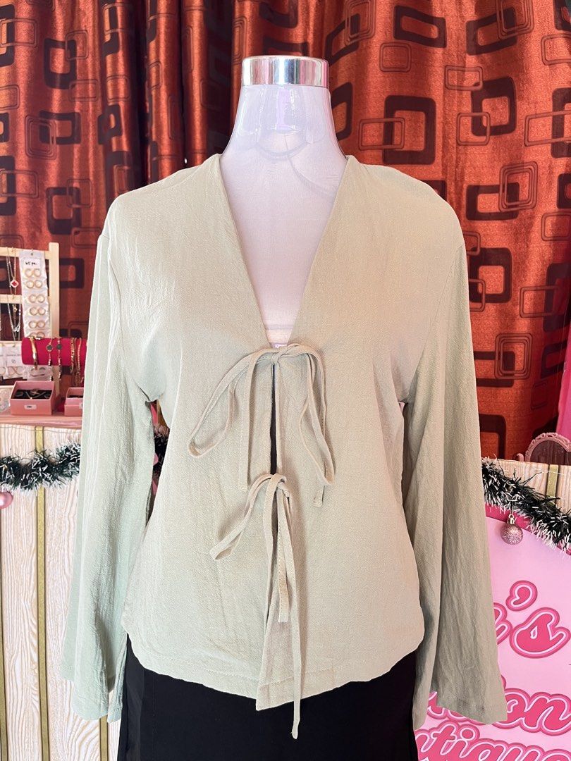 sageegreen longsleeve-shein (Category: Longsleeves) located in Manila. Submitted by myapparelshop (Listing ID 1470574670, Image 1). Description: small-semi L!.