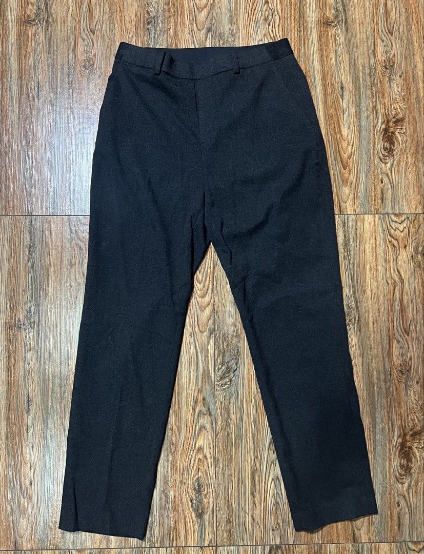 SALE‼️UNIQLO EZY ankle pants (Category: Other Bottoms) located in San Jose del Monte. Submitted by senorita_wella (Listing ID 1470610920, Image 1). Description: .