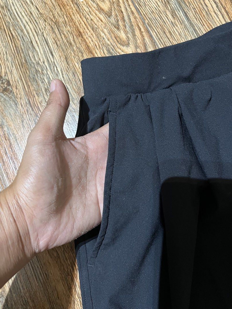 SALE‼️UNIQLO Pants (Category: Other Bottoms) located in San Jose del Monte. Submitted by senorita_wella (Listing ID 1470613732, Image 2). Description: .