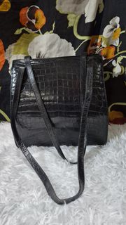 (Category: ) located in . Submitted by jhaz_bags (Listing ID 1470680491, Image 1). Description: .