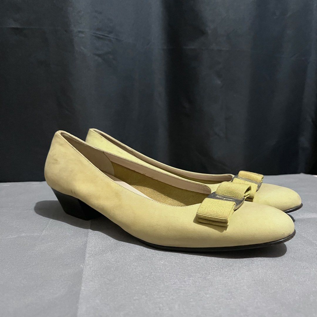 Salvatore Ferragamo Vara Bow Pumps (Category: Sneakers & Footwear) located in Taguig. Submitted by maniladept. (Listing ID 1470697062, Image 3). Description: Pamigay price and still negotiable Salvatore Ferragamo Vara Bow Pumps Size:7us womens 8/10 condition Dm me Pair only .