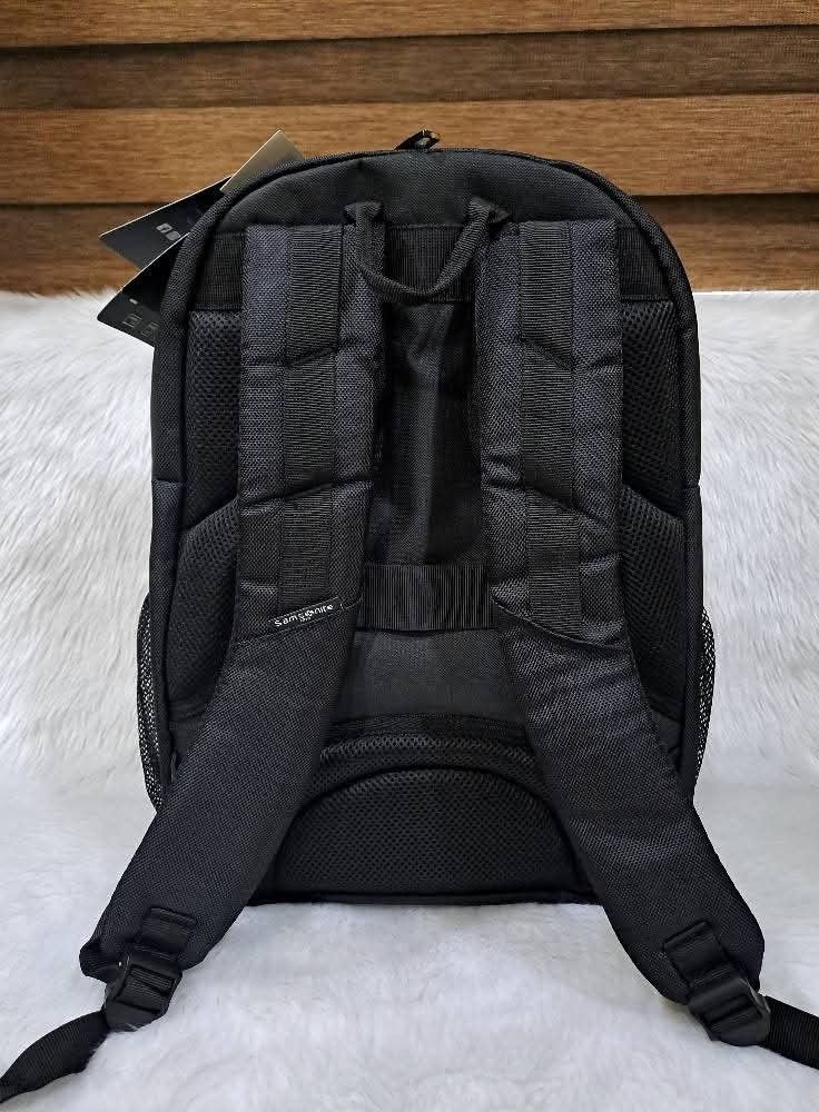 Samsonite Business Fanueil Backpack ORIGINAL (Category: Backpacks) located in Marikina City. Submitted by BrandedStuffz (Listing ID 1470560067, Image 2). Description: Samsonite Business Fanueil Quincy Backpack (Fits 15.6" laptop) L 12.5 x H 17.5 x W 7.75 inches Brand New with tag. 💯% Original/Legit from US🇺🇸. Moneyback if proven fake. Accepts COP/COD via LBC with 500 pesos DP. FB Page: Bunch of Brands.
