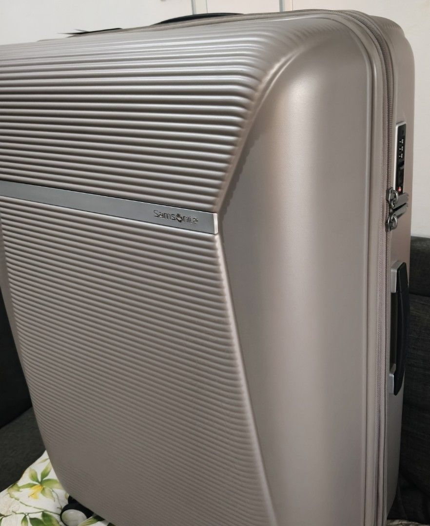Samsonite luggage Brand New Large Size (Category: Luggage) located in Manila. Submitted by vtravelite.18 (Listing ID 1470742560, Image 3). Description: Samsonite luggage bran new Price large 13,950 Color champag light weight TSA lock spinner smooth wheels impact resistant expandable Note pass po Sa Kwentuhan at Hindi marunong mag reply pag nag inquire na Ng still available 😊 thank you.