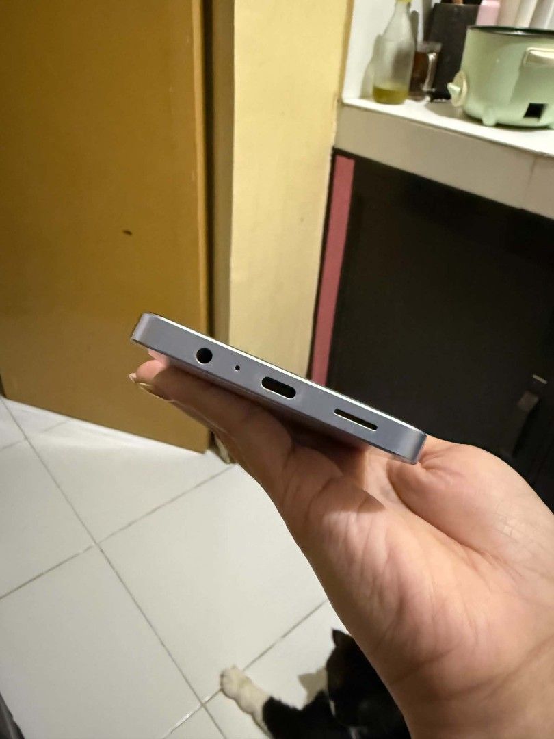 Samsung A07 5G (Category: Samsung) located in Manila. Submitted by christinecleokim (Listing ID 1470654763, Image 2). Description: Samsung A07 128GB 5G Forsale: Samsung A07 1285G -good for gaming -nice camera -comes w box and case only! -first owner -rfs: too many phones -local variant -w finger print -no issue and no repair all parts original 6,000 Pinagbuhatan Pasig (pick up &lalamove only).