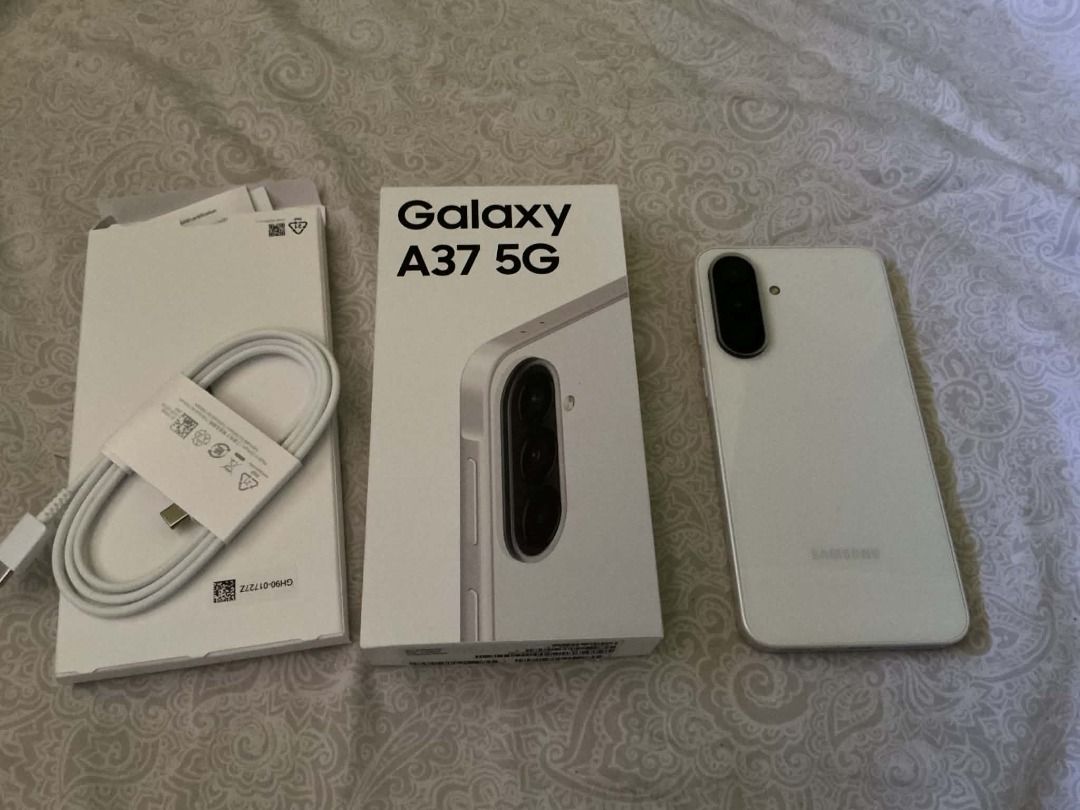 Samsung Galaxy A37 5g (Category: Samsung) located in Caloocan City. Submitted by chantrea_lee (Listing ID 1470596060, Image 1). Description: Samsung Galaxy A37 5G Original price:29,000 selling it for 13,500 Storage:8GB-128GB Processor:Exynos 1480 Super AMOLED display 5000maH battery 45 watts super fast charging inclusions ✅️original box ✅️charging cable ✅️1 case 3 months old.