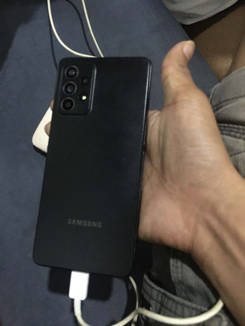 SAMSUNG GALAXY A52s 5G 8/256 (Category: Samsung) located in Manila. Submitted by newtiger_cf1e40 (Listing ID 1470665981, Image 3). Description: 120 refresh rate ,ABSOLUTE SPEED NO LOGS AT ALL. NO ISSUE GAGAMITIN NALANG PO.