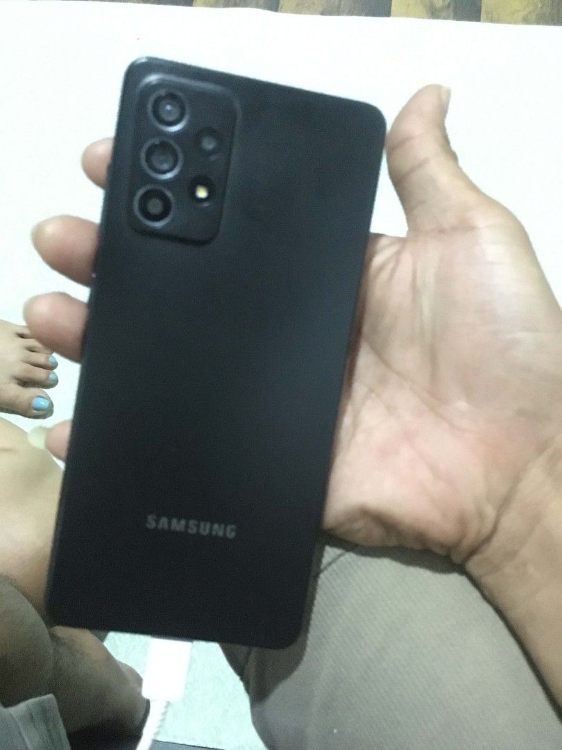 SAMSUNG GALAXY A52s 5G 8/256 (Category: Samsung) located in Manila. Submitted by newtiger_cf1e40 (Listing ID 1470665981, Image 1). Description: 120 refresh rate ,ABSOLUTE SPEED NO LOGS AT ALL. NO ISSUE GAGAMITIN NALANG PO.