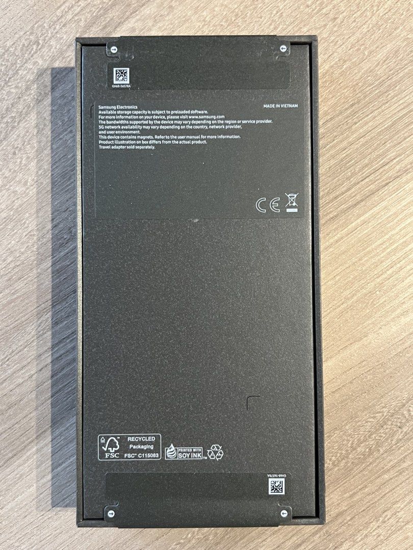 Samsung Galaxy Flip8 (Category: Samsung) located in Manila. Submitted by bye.ad (Listing ID 1470665678, Image 3). Description: Color: Cream.