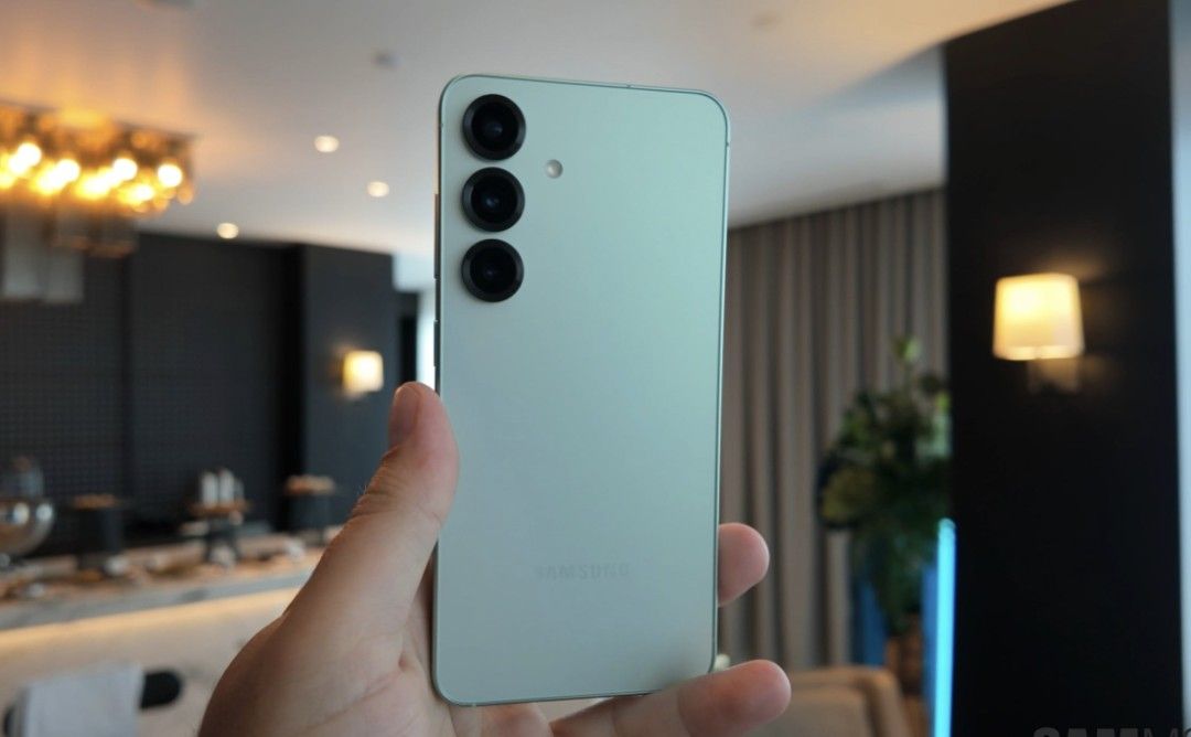 Samsung S25 Plus 512gb (Category: Samsung) located in Manila. Submitted by shiroshop.ph (Listing ID 1470621101, Image 1). Description: 100% smooth 100% no issue 12/512GB Unit, Case, Cord, Tempered Glass .
