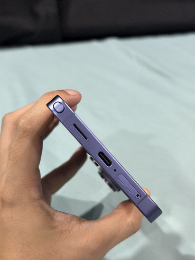 Samsung s26 Ultra - Cobalt Violet (Category: Samsung) located in Caloocan City. Submitted by lj1989 (Listing ID 1470602810, Image 3). Description: Selling my s26 ultra cobalt violet 512gb/12gb in pristine condition. Factory unlocked First hand owner Purchased in samsung sm fairview (not via home credit or any lending or financial company) Inclusion: Unit - s26 ultra Original charding cord 4 original cases (see photos) RFS: no longer using (went b