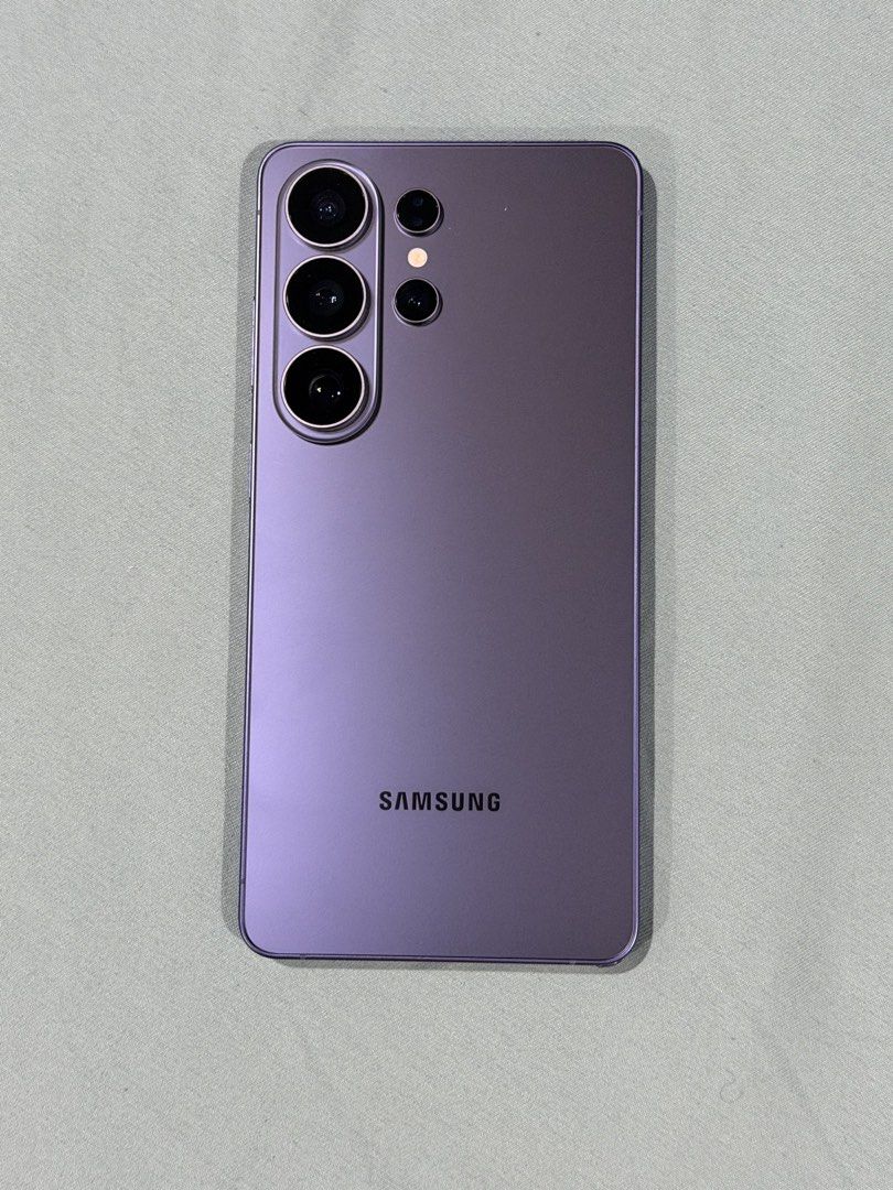 Samsung s26 Ultra - Cobalt Violet (Category: Samsung) located in Caloocan City. Submitted by lj1989 (Listing ID 1470602810, Image 2). Description: Selling my s26 ultra cobalt violet 512gb/12gb in pristine condition. Factory unlocked First hand owner Purchased in samsung sm fairview (not via home credit or any lending or financial company) Inclusion: Unit - s26 ultra Original charding cord 4 original cases (see photos) RFS: no longer using (went b