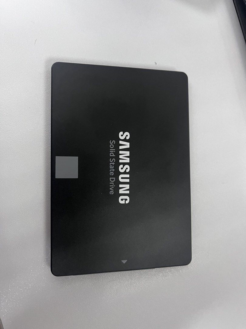 SAMSUNG SSD 870 EVO 500GB (Category: Computer Parts) located in Manila. Submitted by coleencastro74 (Listing ID 1470604939, Image 2). Description: SAMSUNG SSD 870 EVO 500GB LIKE NEW RFS may bagong laptop and di ko din magamit tong SSD check last image po for diagnostics po ng ssd.