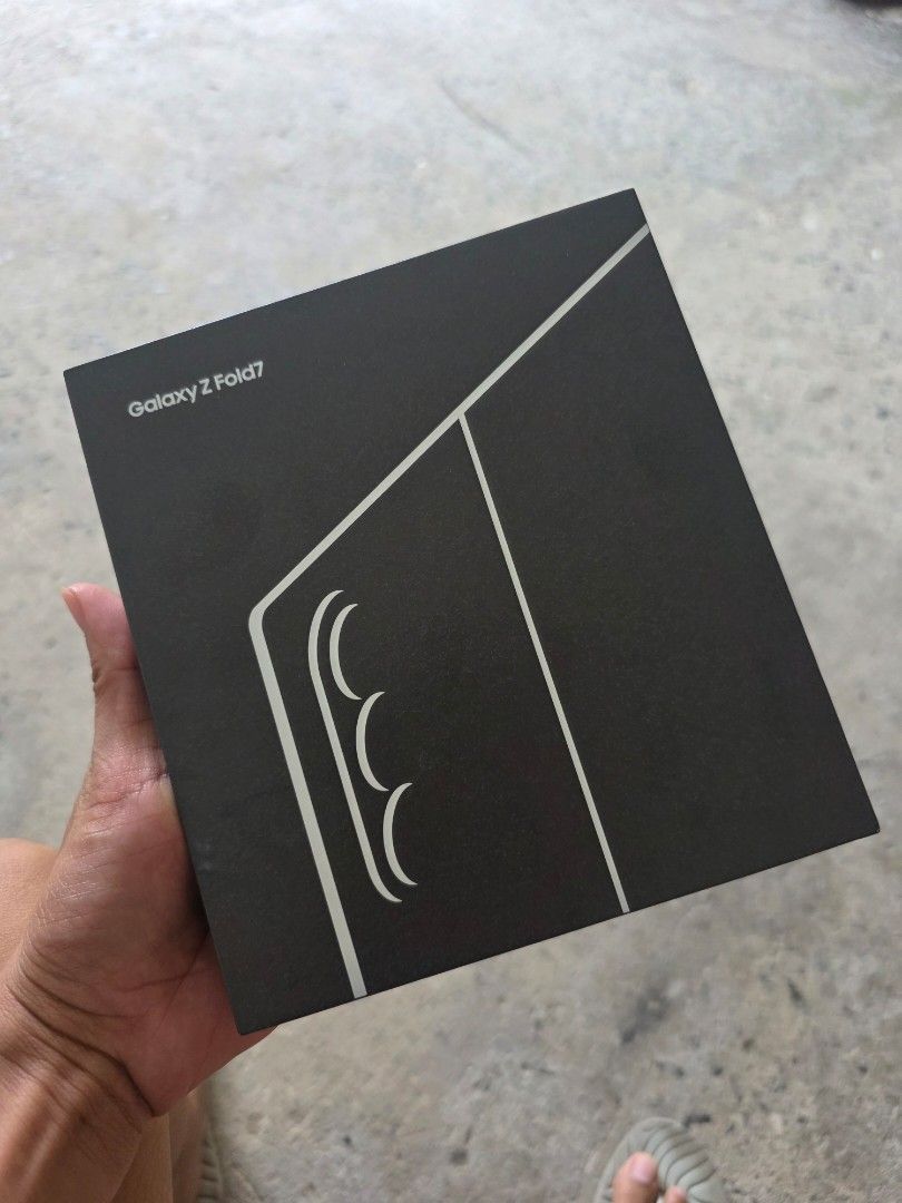 Samsung Z Fold 7 - 1TB storage (Category: Samsung) located in Manila. Submitted by enego0421 (Listing ID 1470592335, Image 1). Description: 🔸️Location: Taguig 🔸️No swap 🔸️Can do LBC 🔸️Cash or online payment ✅️️12gb/1 TB storage ✅️️Dual sim / openline / NTC approved ✅️Original box ✅️️Original cord ✅️️Phone case 📍Gagamitin nalang po 99% Flawless No dents Medyo pwede pa sa maselan..