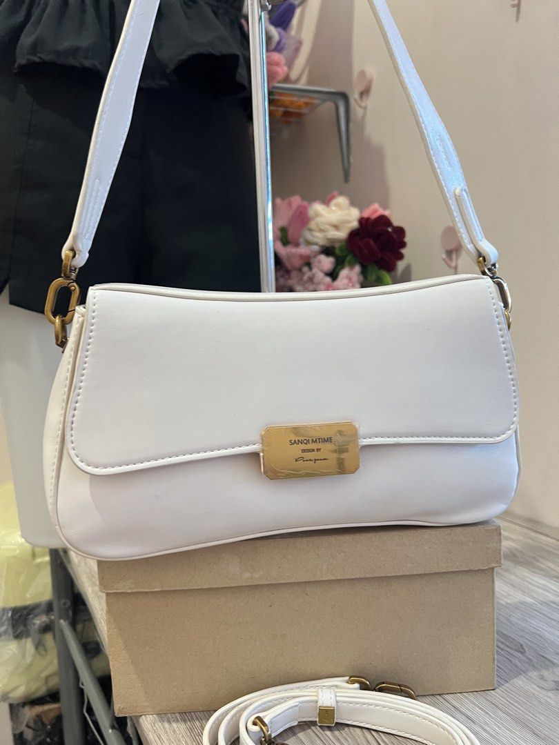 SANQI MTIME kili / Sling (Category: Shoulder Bags) located in Quezon City. Submitted by handpicked_collections_ph (Listing ID 1470658337, Image 3). Description: .