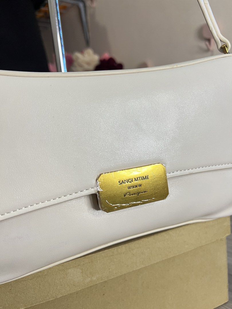 SANQI MTIME kili / Sling (Category: Shoulder Bags) located in Quezon City. Submitted by handpicked_collections_ph (Listing ID 1470658337, Image 2). Description: .