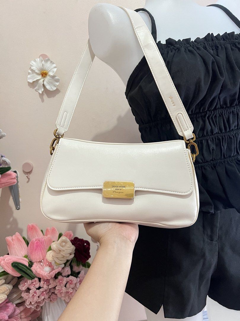 SANQI MTIME kili / Sling (Category: Shoulder Bags) located in Quezon City. Submitted by handpicked_collections_ph (Listing ID 1470658337, Image 1). Description: .