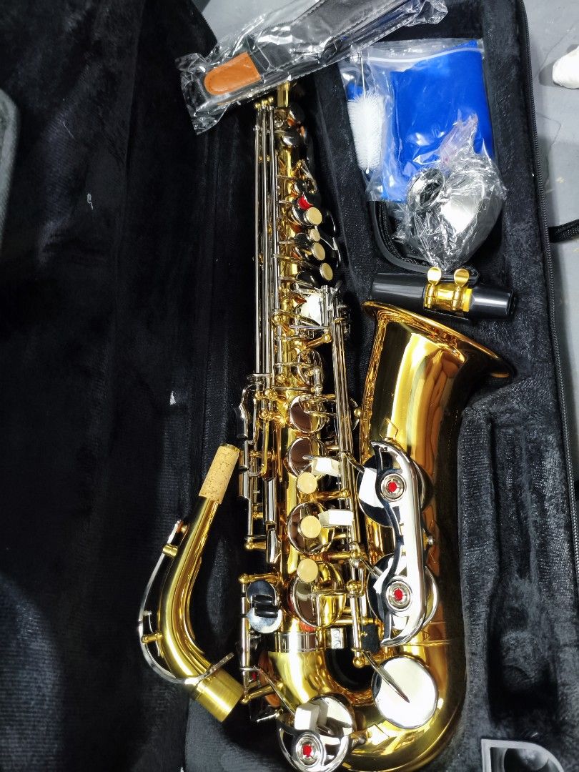 Saxophone Alto E key complete w/ case bnew (Category: Musical Instruments) located in Cavite. Submitted by cappfinds86177 (Listing ID 1470722985, Image 1). Description: bnew pickup or cod lalamove.
