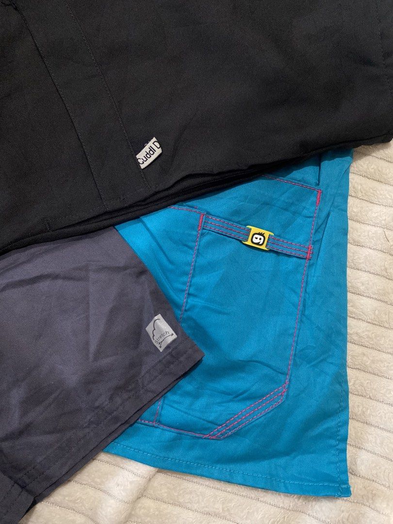 Scrub top womens large (Category: Activewear) located in Tanza. Submitted by 9th.street.thrift (Listing ID 1470597050, Image 2). Description: Scrub top womens Good as new Cr:10/10 No issue All large 23.5x27 3 for 500+sf fixed price.