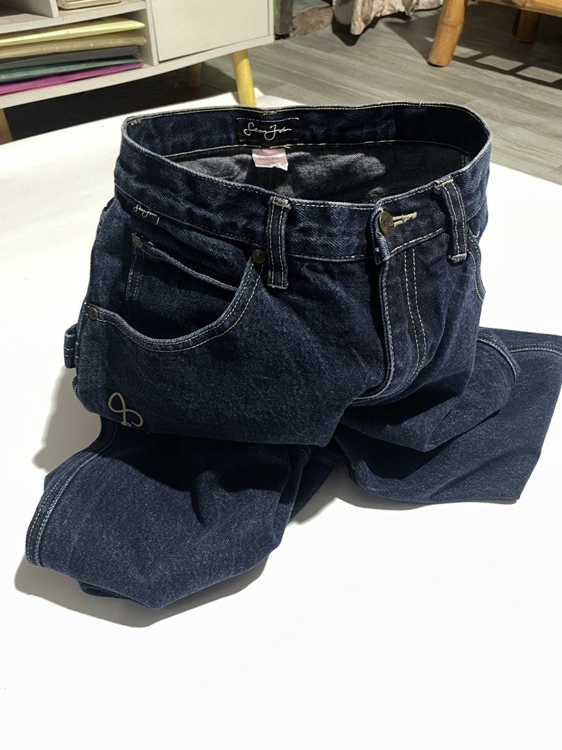 Sean John Carpenter Pants (Category: Jeans) located in Bais. Submitted by christian.complexthrift08 (Listing ID 1470648261, Image 1). Description: Bosozo dirty washed Jorts (Perfect for daily use) Color: blue denim Size: 30 on tape Length: 41.5 inches Thigh: 13.5 inches Leg opening: 9.3 inches Condition: 9.8 / 10 Issue: may paint Price: 899 free shipping Meet up or via JNT express.