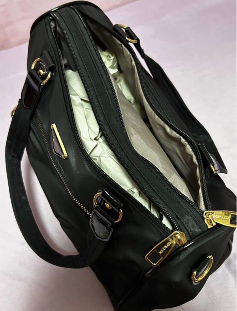 Secosana Black Nylon Shoulder Bag Tote (Category: Shoulder Bags) located in Manila. Submitted by harmsluv (Listing ID 1470645334, Image 3). Description: BRAND NEW SECOSANA HAND/BODY BAG ✨👜 ✨Brand new and never been used ✨Can be used as a hand bag or body/crossbody bag ✨Actual pictures posted 📸 ✨Bought for ₱999 sa SM STORE ✨Selling for ₱450 ✨Delivery fee to be shouldered by the buyer ✨Location: FAIRVIEW QC ✨Payment via GCASH/BANK TRANSFER Feel f