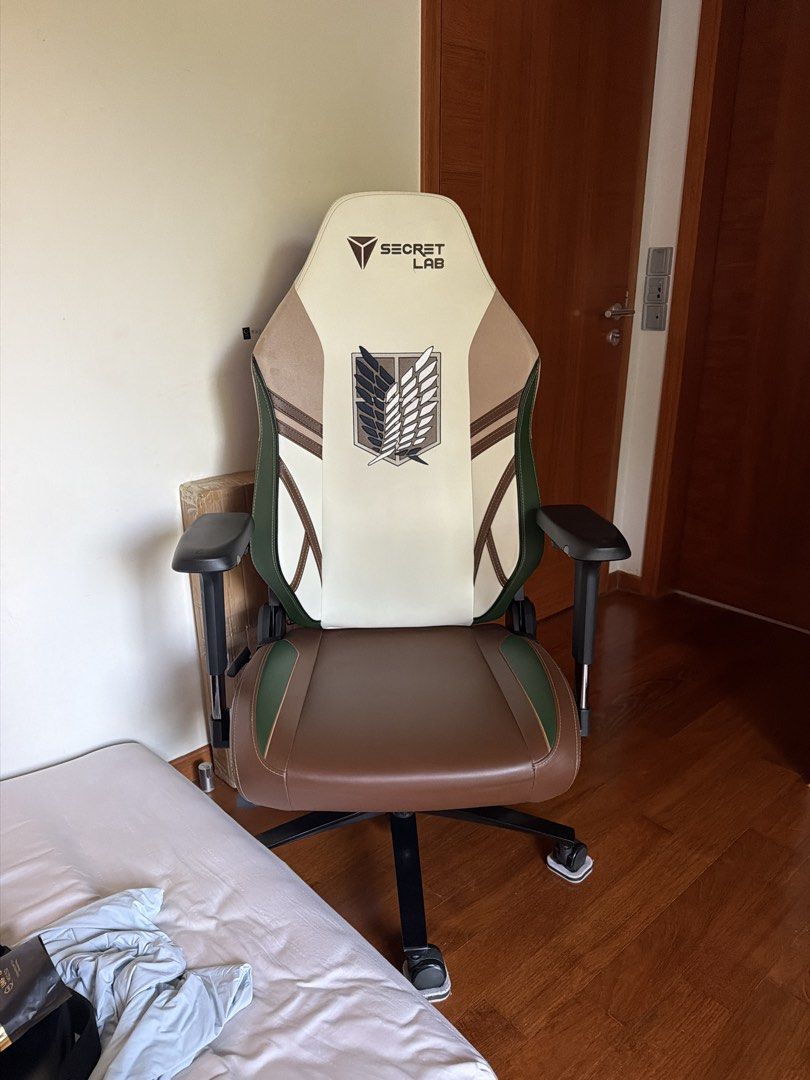 Home Attack Secretlab Attack on Titan Gaming Chair, Furniture & Home Living ...