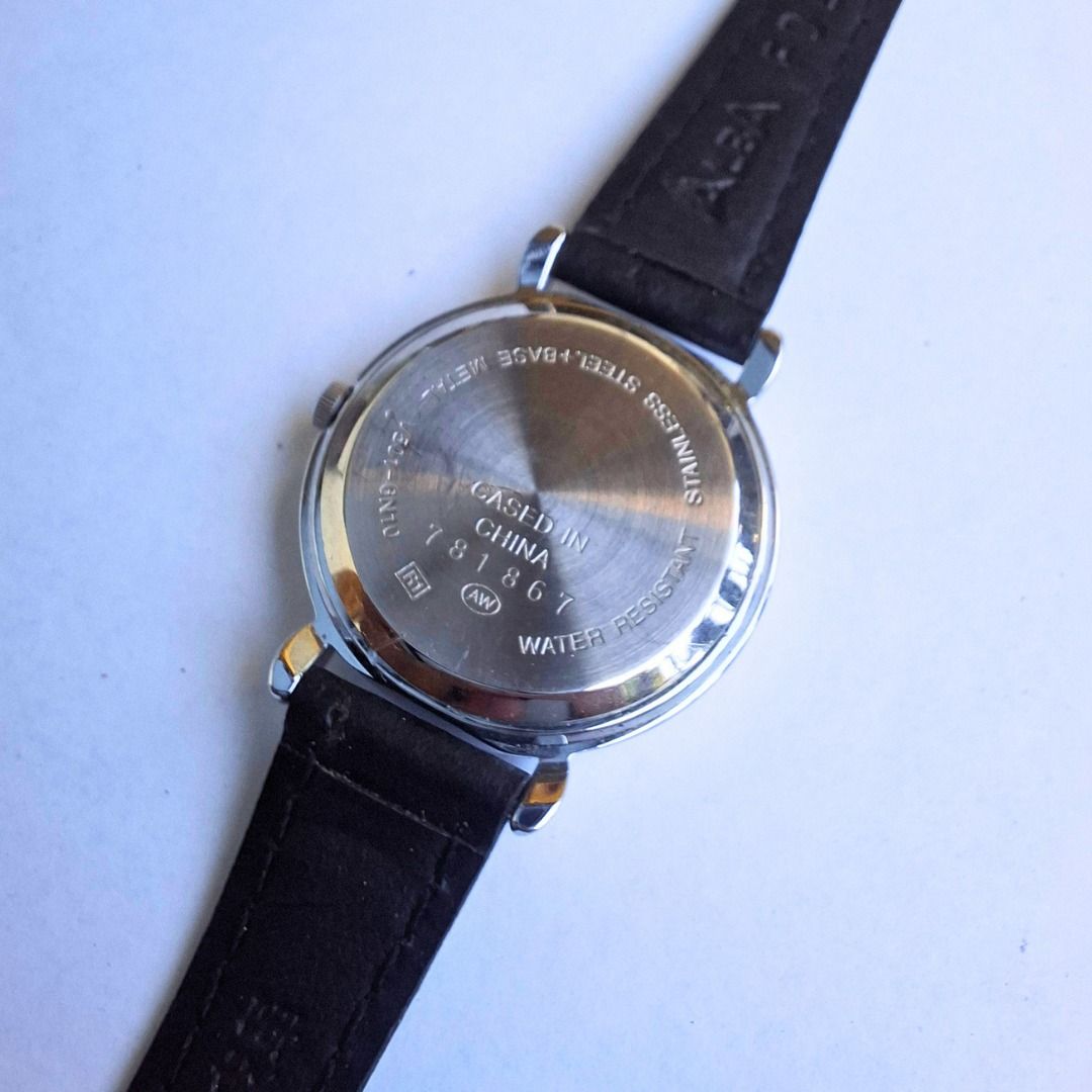 Seiko Alba Mickey Mouse 1998 (Category: Women's Watches) located in Calamba. Submitted by mrq.io (Listing ID 1470679473, Image 3). Description: 100% Working quartz movement no issues Original strap is still intact 📦 Shipping available nationwide 📍 Calamba, Laguna.