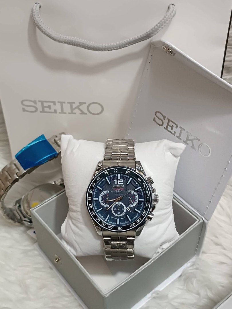 Seiko Watch (Category: Men's Watches) located in Quezon City. Submitted by stuffs.hellyy (Listing ID 1470727880, Image 3). Description: with box & paper bag japan machine .