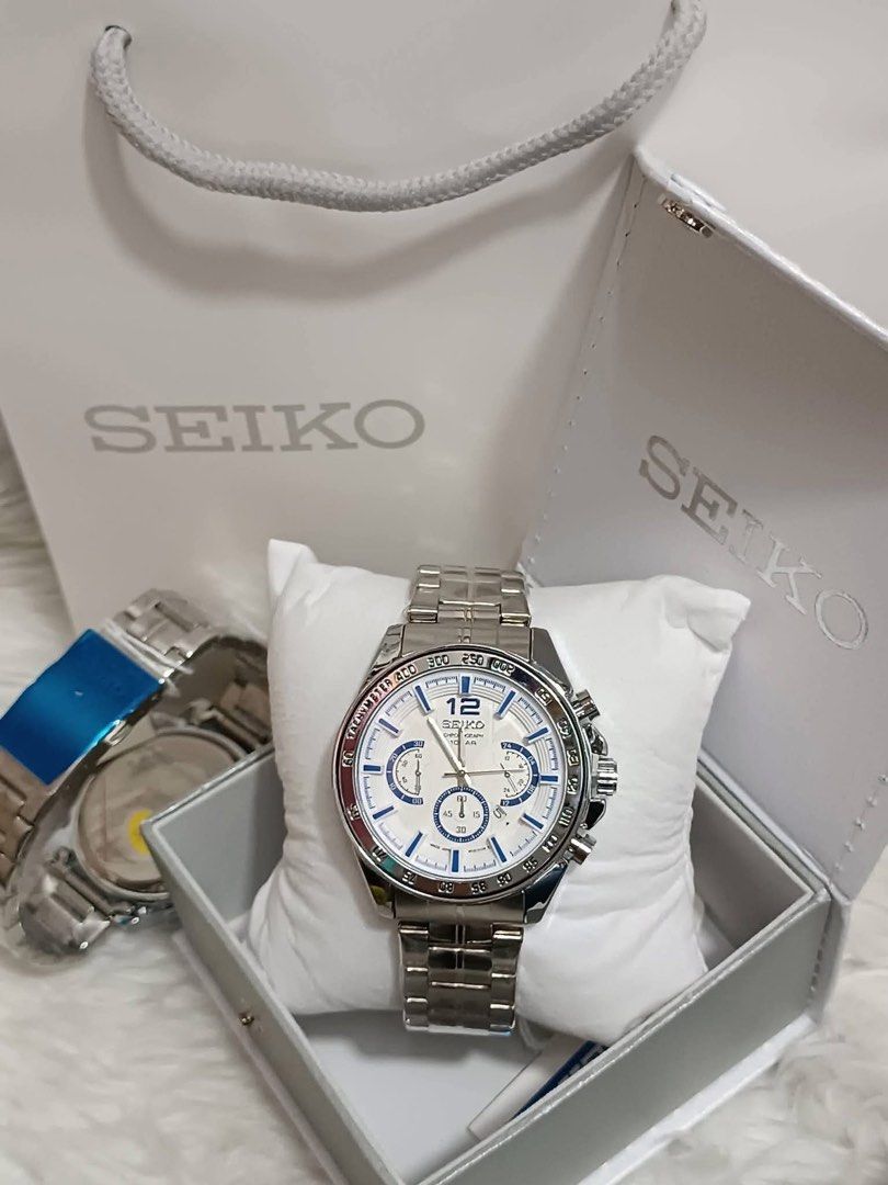 Seiko Watch (Category: Men's Watches) located in Quezon City. Submitted by stuffs.hellyy (Listing ID 1470727880, Image 2). Description: with box & paper bag japan machine .