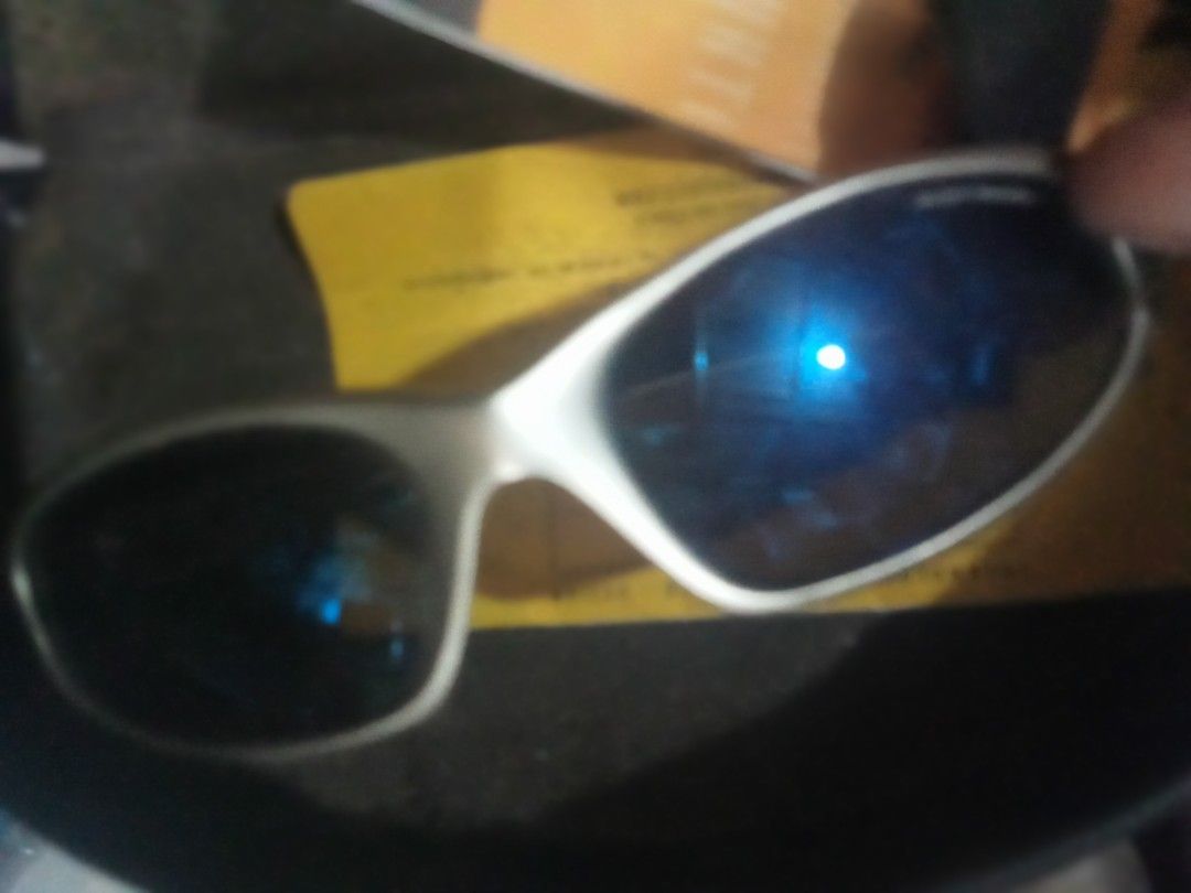 Serengeti Sunglasses with Hard Case (Category: Sunglasses & Eyewear) located in Paranaque City. Submitted by dimaguilaa24827 (Listing ID 1470640289, Image 2). Description: - Brand: Serengeti - Lenses: Premium tinted gradient glass - Frame: Durable metal with solid hinges for a comfortable fit assortedsokd per PC08971752976 - Condition: Ready to wear - Inclusions: Original hard protective case with brand logo - Best for: Driving, outdoor activitie