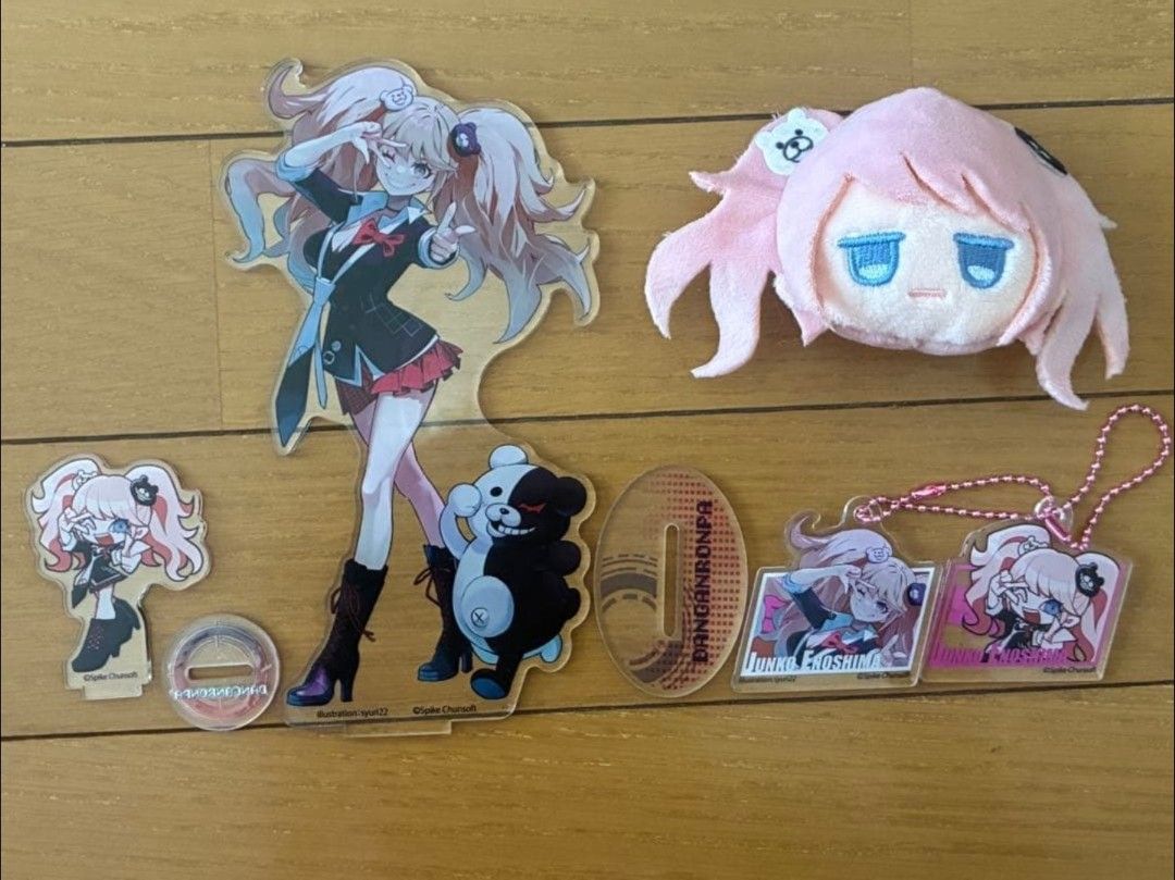 SET - Danganronpa: Junko Enoshima Merch (Category: Designer & Blind Box Toys) located in Santa Cruz. Submitted by majaful1997 (Listing ID 1470734280, Image 1). Description: - Set of 5 - Official Danganronpa Junko Enoshima merchandise bundle - 2 acrylic stand - 2 acrylic keychain - 1 plush otedama mascot keychain - ETA: December 2026.