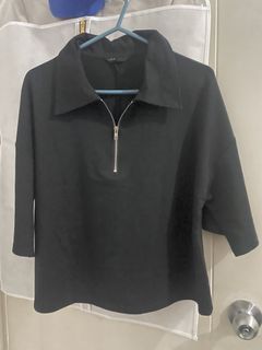 (Category: ) located in . Submitted by simply_closet (Listing ID 1470684956, Image 1). Description: .