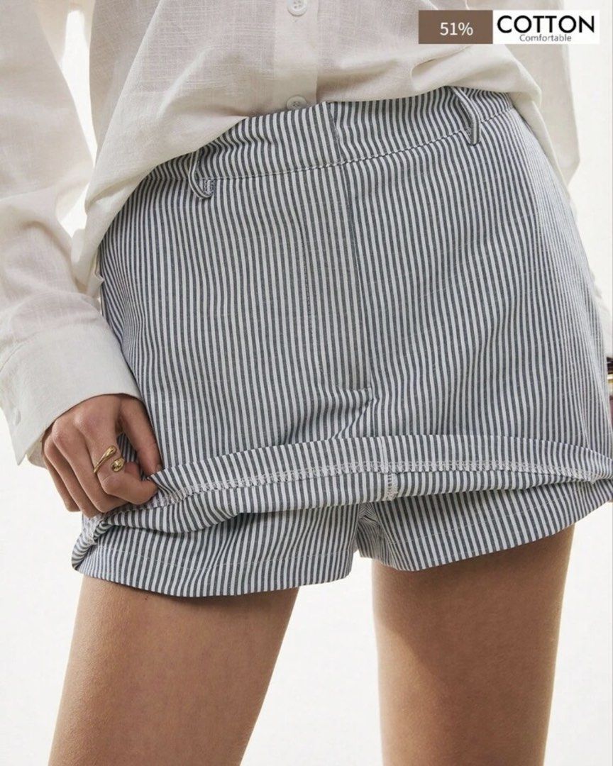 SHEIN Blue White Stripes Skort (Category: Skirts) located in San Fernando. Submitted by louluntian (Listing ID 1470657545, Image 2). Description: 𝐂𝐨𝐧𝐝𝐢𝐭𝐢𝐨𝐧: Needs washing | No issues 𝐋𝐨𝐜𝐚𝐭𝐢𝐨𝐧: Pampanga 𝐌𝐎𝐏: GCASH Only 𝐂𝐨𝐮𝐫𝐢𝐞𝐫: Lalamove | J&T Express (Shipping fee c/o buyer) .