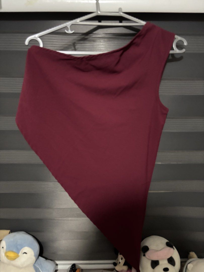 shein burgundy asymmetrical top (Category: Sleeveless) located in Manila. Submitted by iyahpreloved_ (Listing ID 1470700061, Image 2). Description: size M.