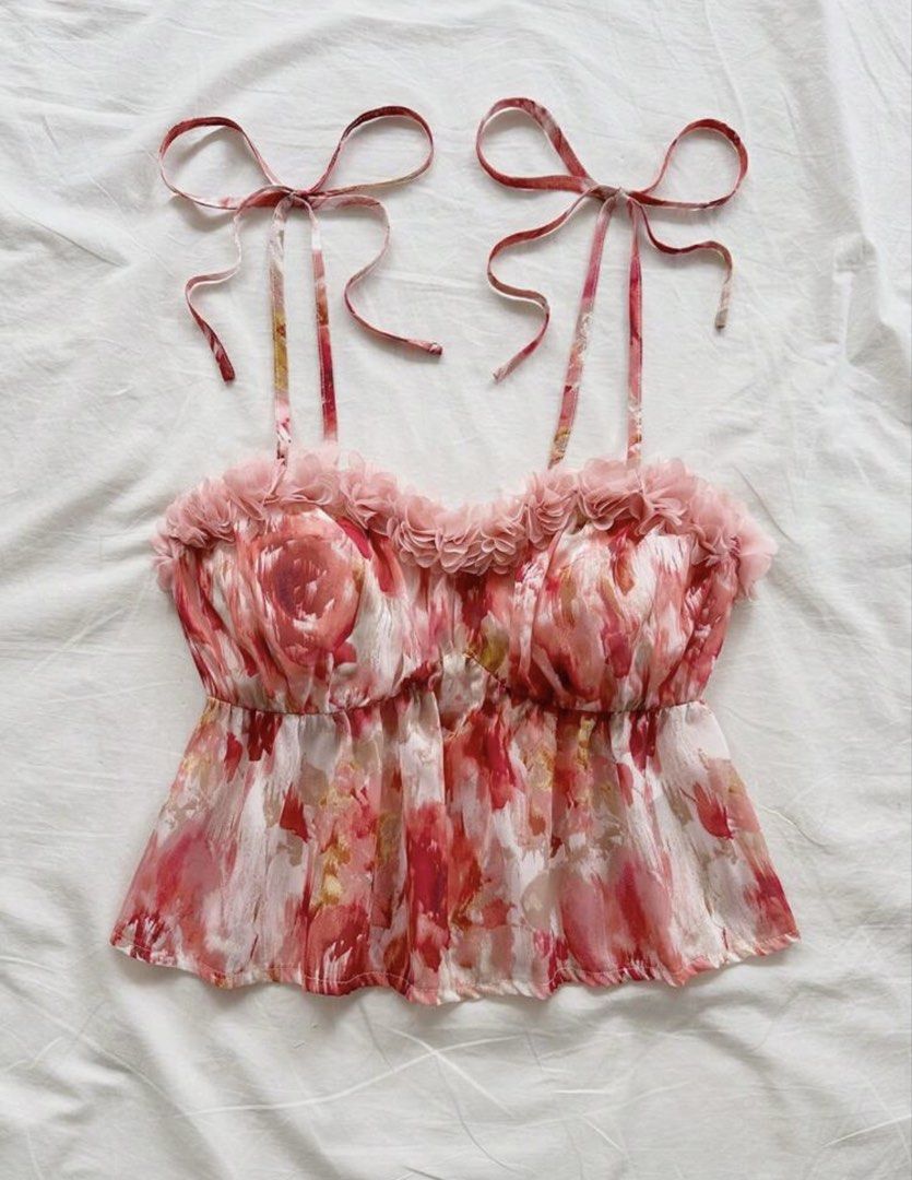 Shein floral top (Category: Sleeveless) located in Cainta. Submitted by lovecalluengg (Listing ID 1470721940, Image 1). Description: Used once only.