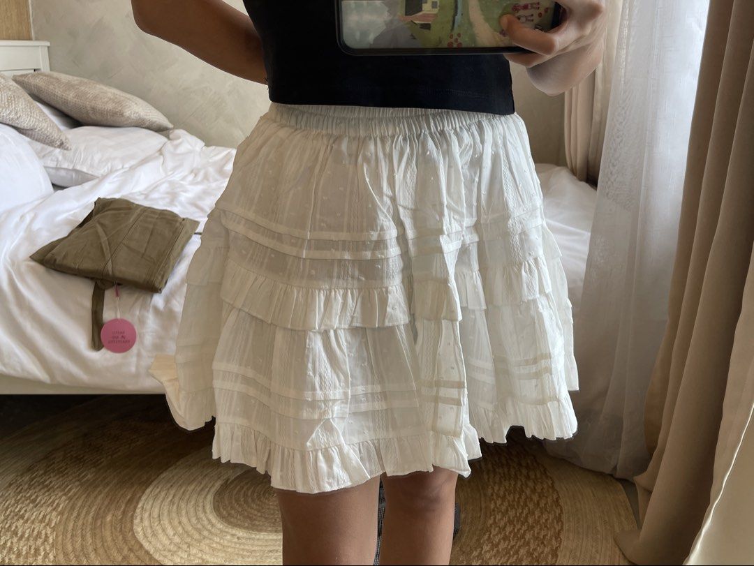 Shein Ruffle Trim Skirt (Category: Skirts) located in Quezon City. Submitted by everythingmustgo__ (Listing ID 1470664670, Image 2). Description: Shein Ruffle Trim Skirt - brand new no tags - size: small - with sheer built-in shorts ‼️ firm with price. low ballers will not be entertained ‼️.