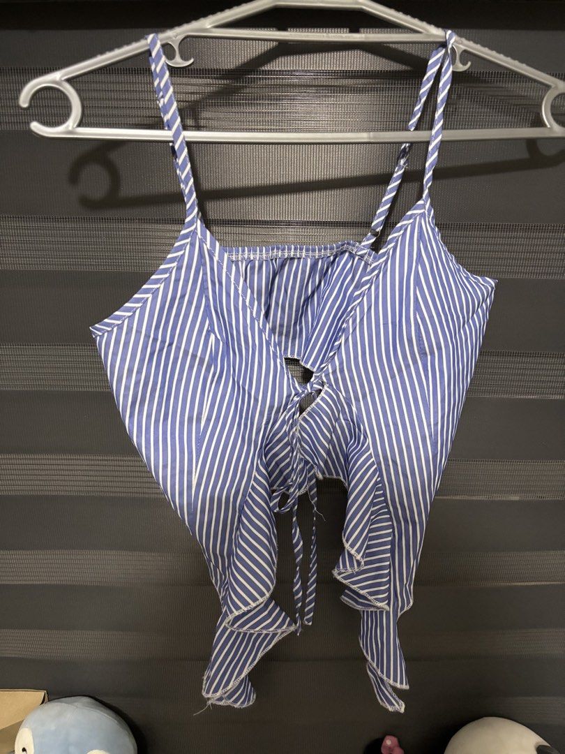 shein tie up camisole top (Category: Sleeveless) located in Manila. Submitted by iyahpreloved_ (Listing ID 1470700515, Image 1). Description: size S .