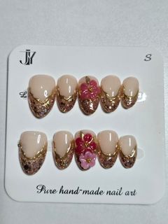 (Category: ) located in . Submitted by jangmiscloset (Listing ID 1470565821, Image 1). Description: .