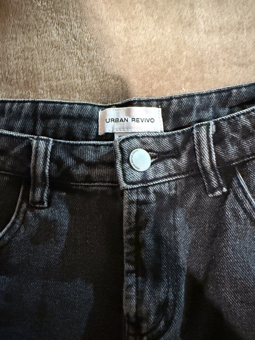 Short urban revivo (Category: Shorts) located in San Jose del Monte. Submitted by keen.elodies_stuff (Listing ID 1470653737, Image 3). Description: .