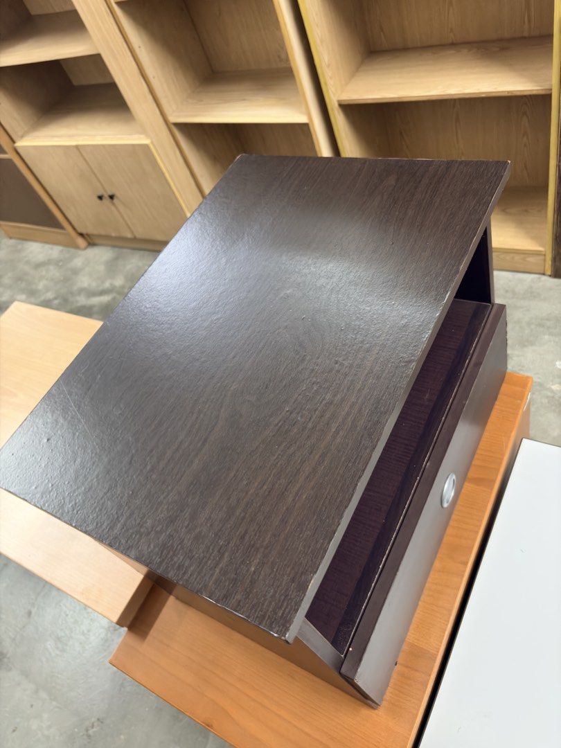 side table (Category: Shelves, Cabinets & Racks) located in Kajang. Submitted by goodsdmy_secondhandshop (Listing ID 1470637625, Image 2). Description: barang secondhand. condition masih okay. as is barang self pickup taman bukit mewah sahaja. delivery boleh arrange lalamove .